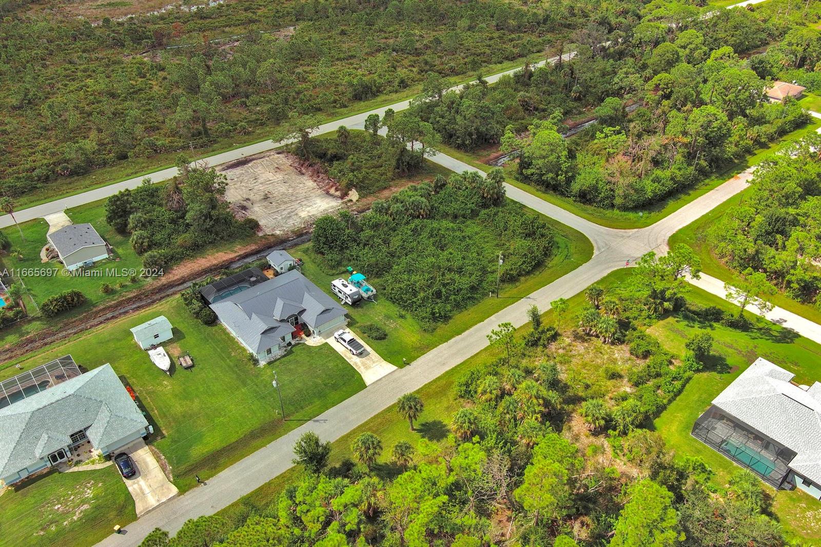 Port Charlotte - Land