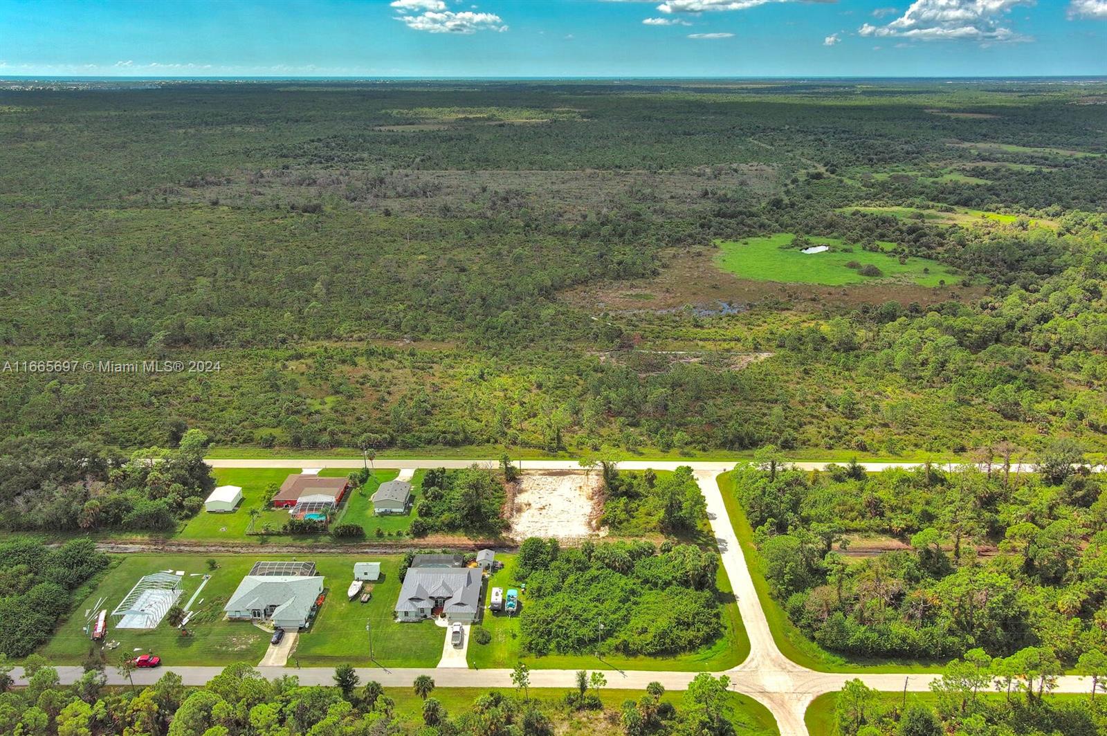 Port Charlotte - Land