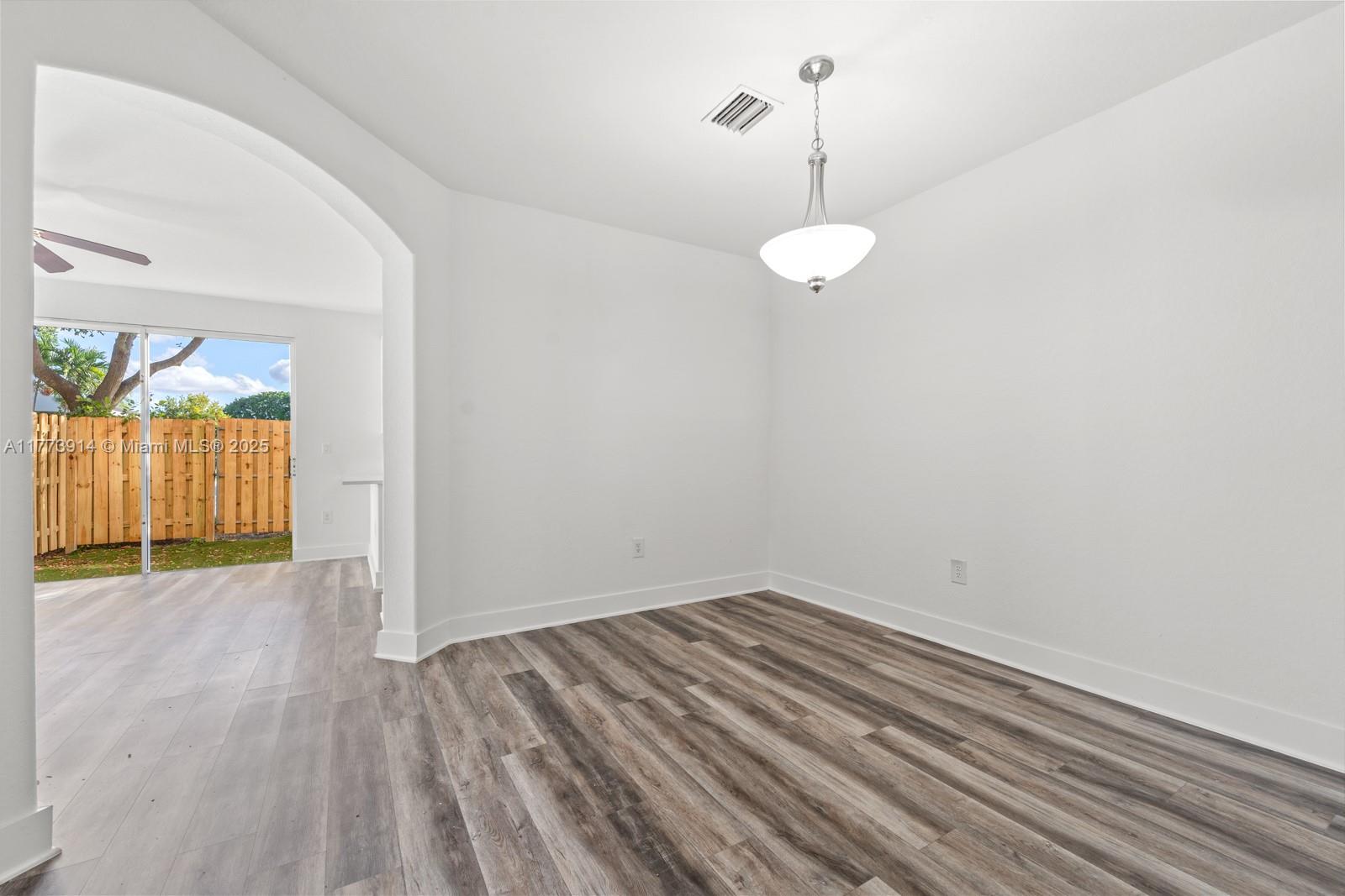 KEYS GARDEN - Residential