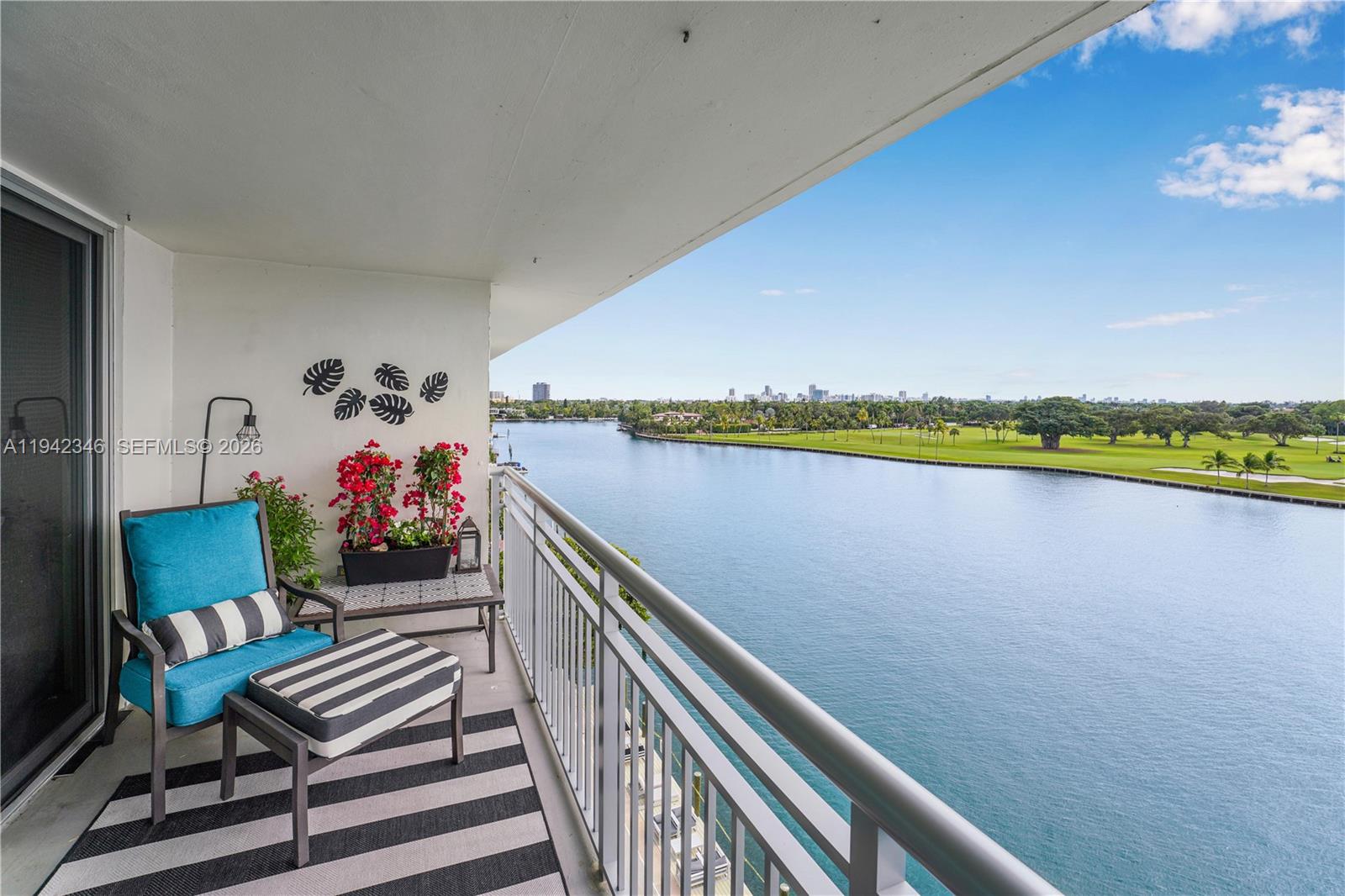 COLONY BAY HARBOR APTS CO - Residential