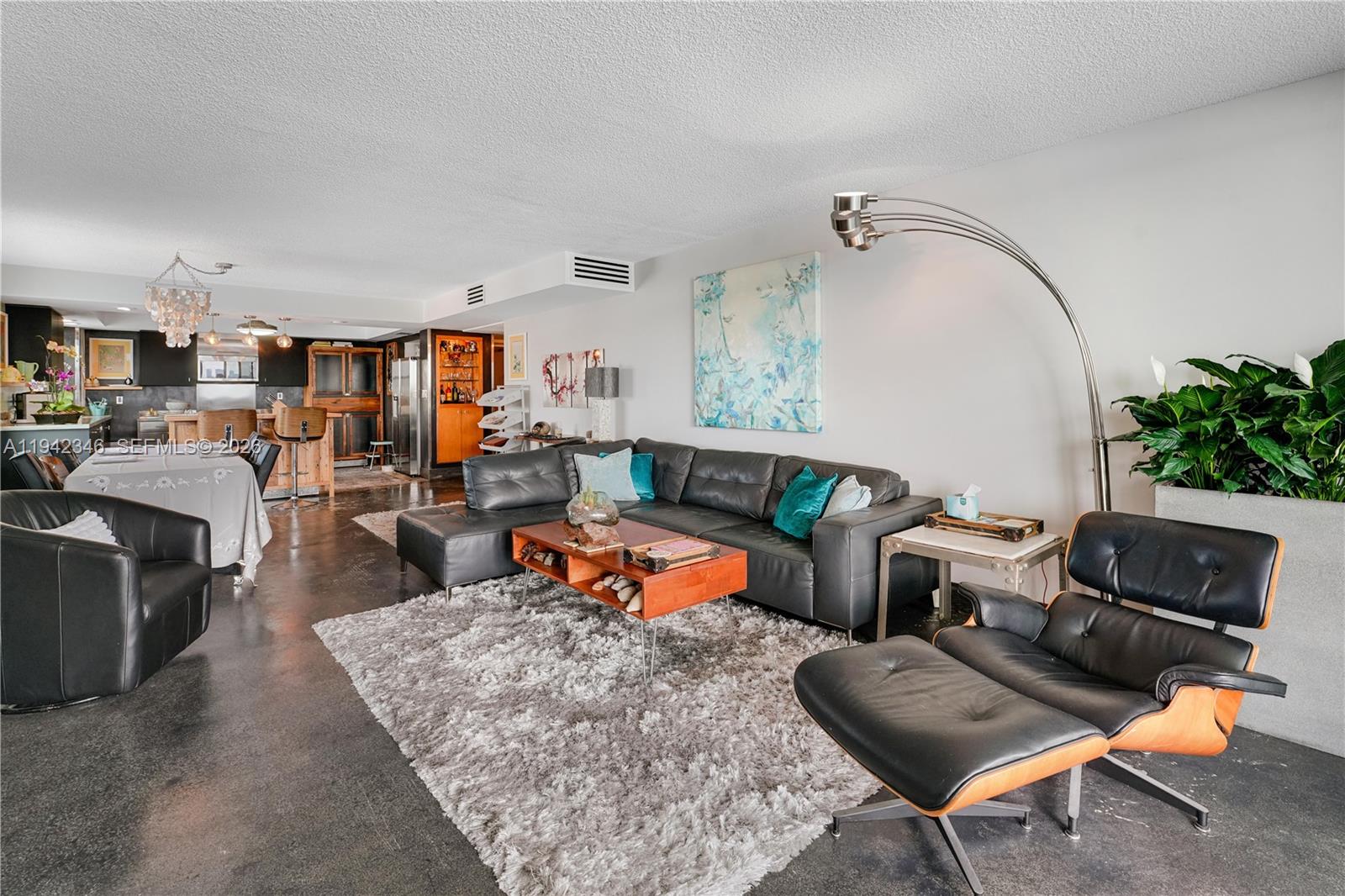 COLONY BAY HARBOR APTS CO - Residential