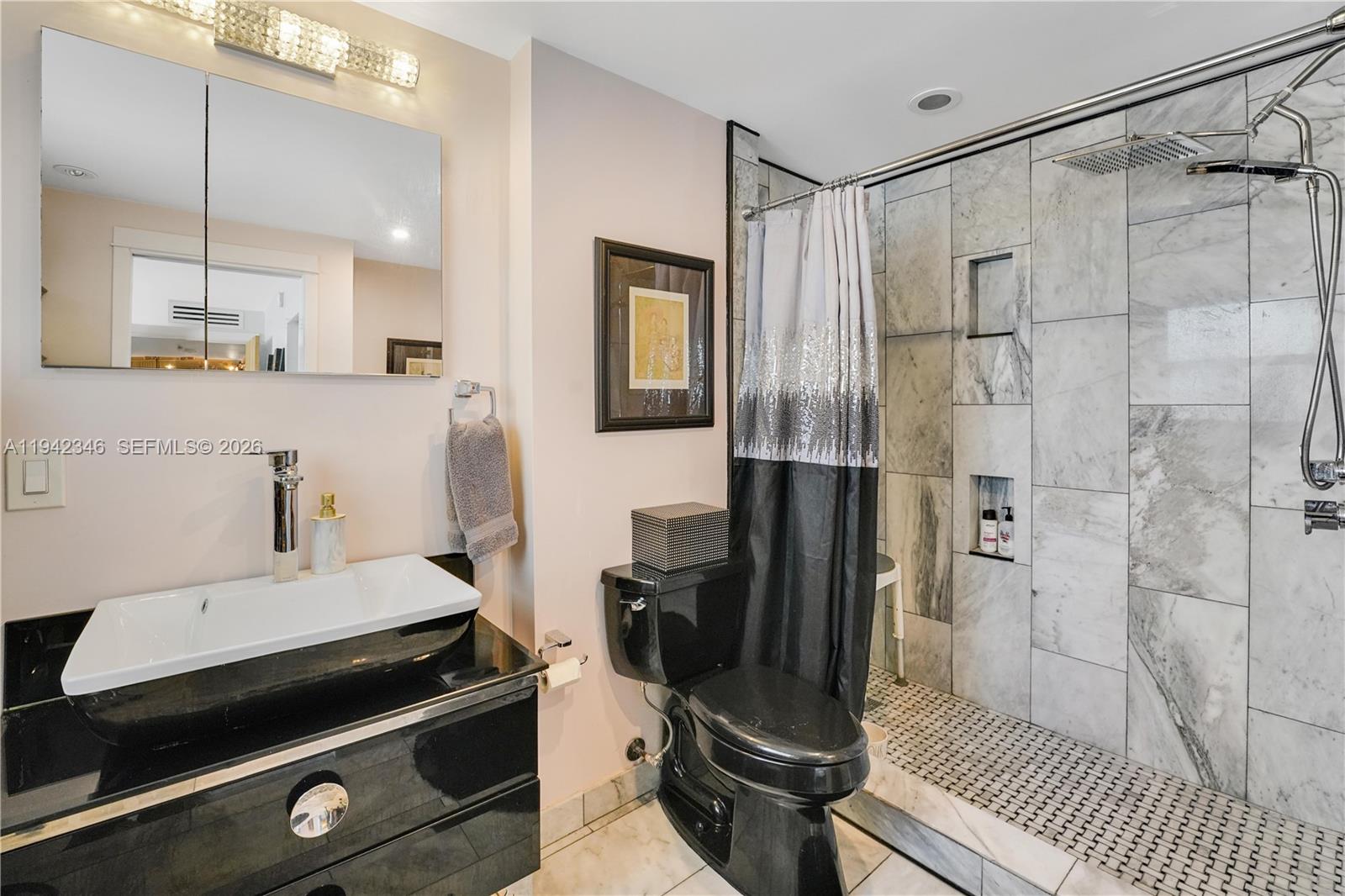 COLONY BAY HARBOR APTS CO - Residential