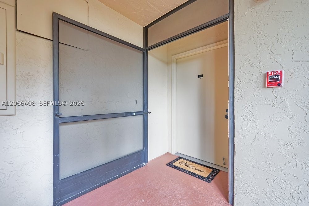 23344 Carolwood Ln