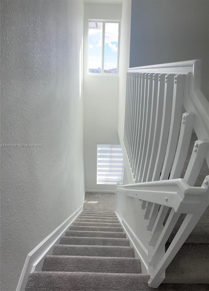 MIAMI LAND AND DEVELOPMEN - Residential Lease