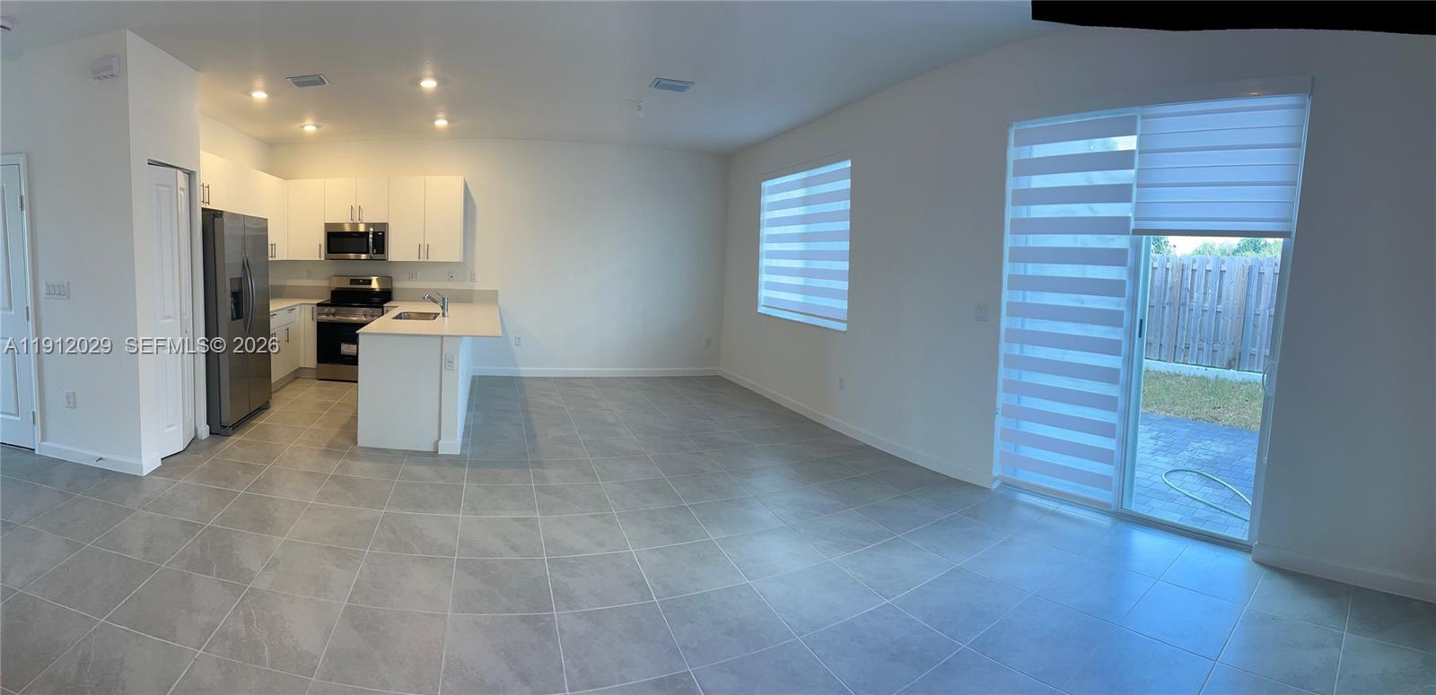 MIAMI LAND AND DEVELOPMEN - Residential Lease