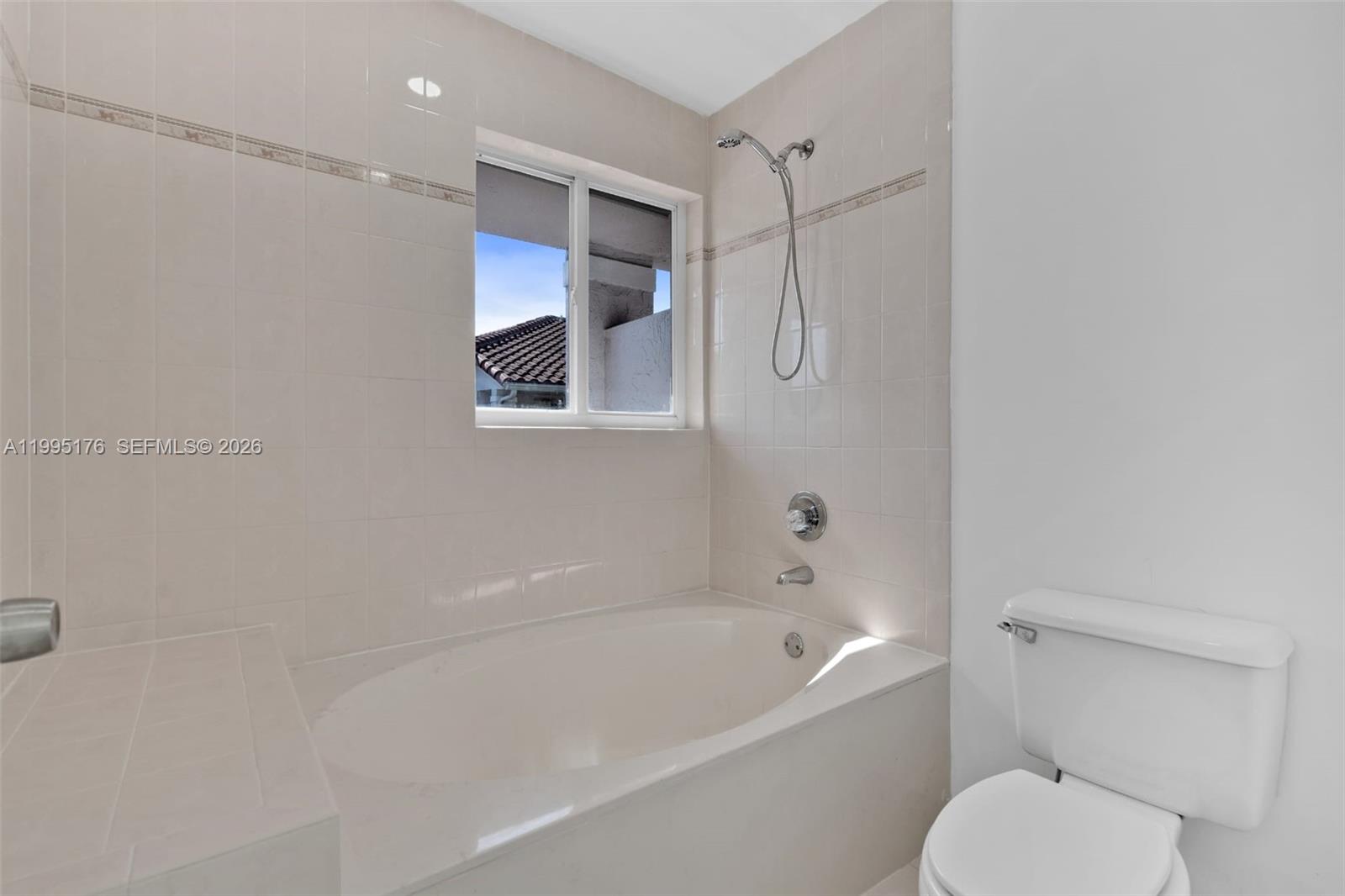 VILLAS AT THE HAMMOCKS CO - Residential