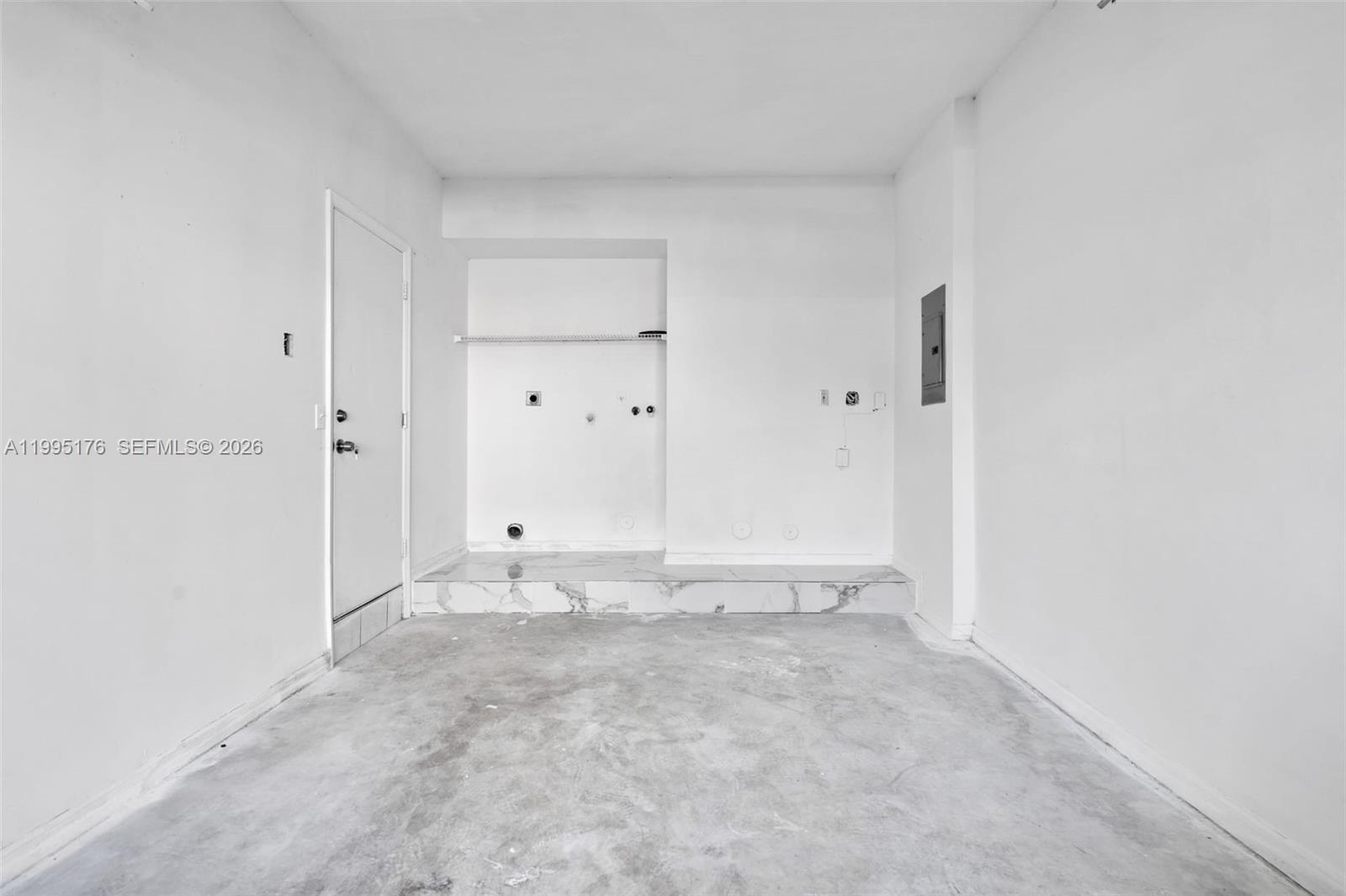 VILLAS AT THE HAMMOCKS CO - Residential