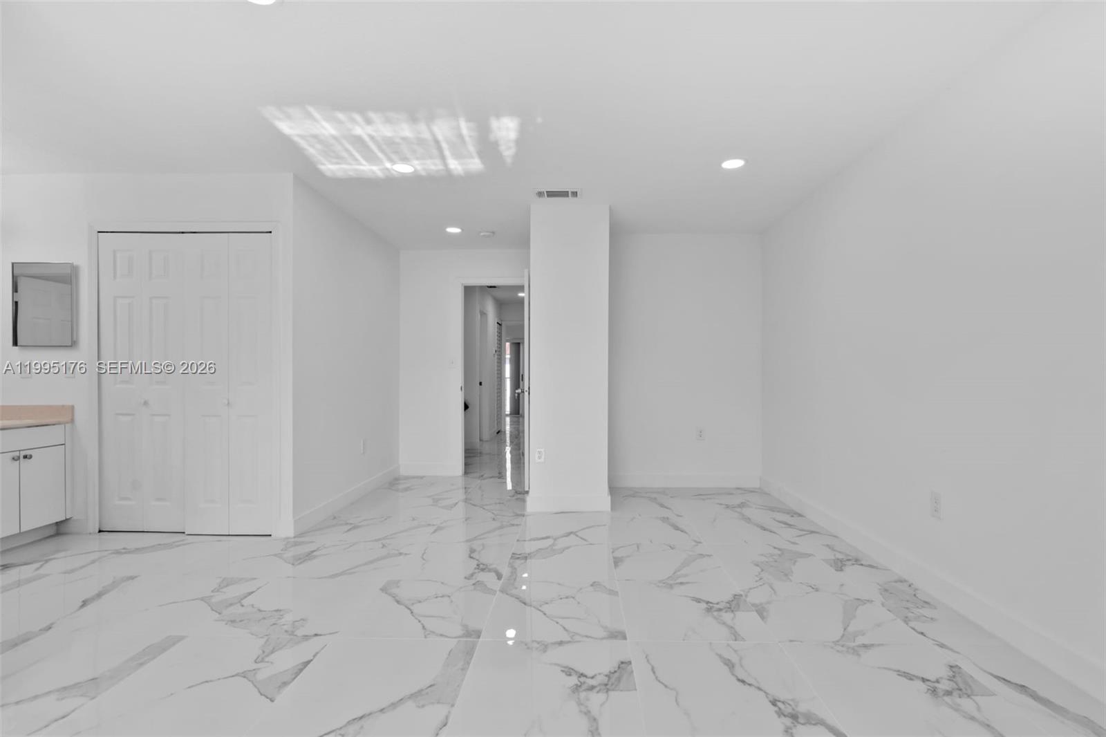 VILLAS AT THE HAMMOCKS CO - Residential