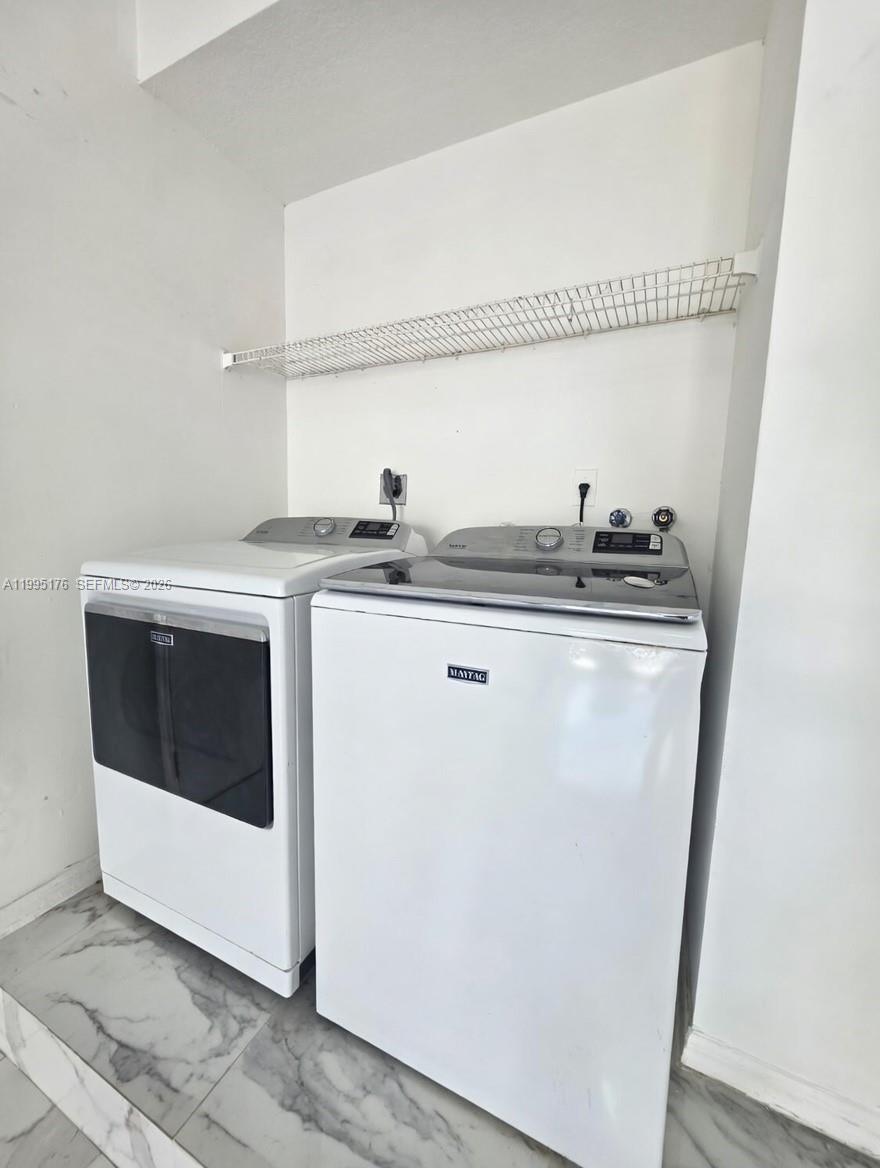 VILLAS AT THE HAMMOCKS CO - Residential