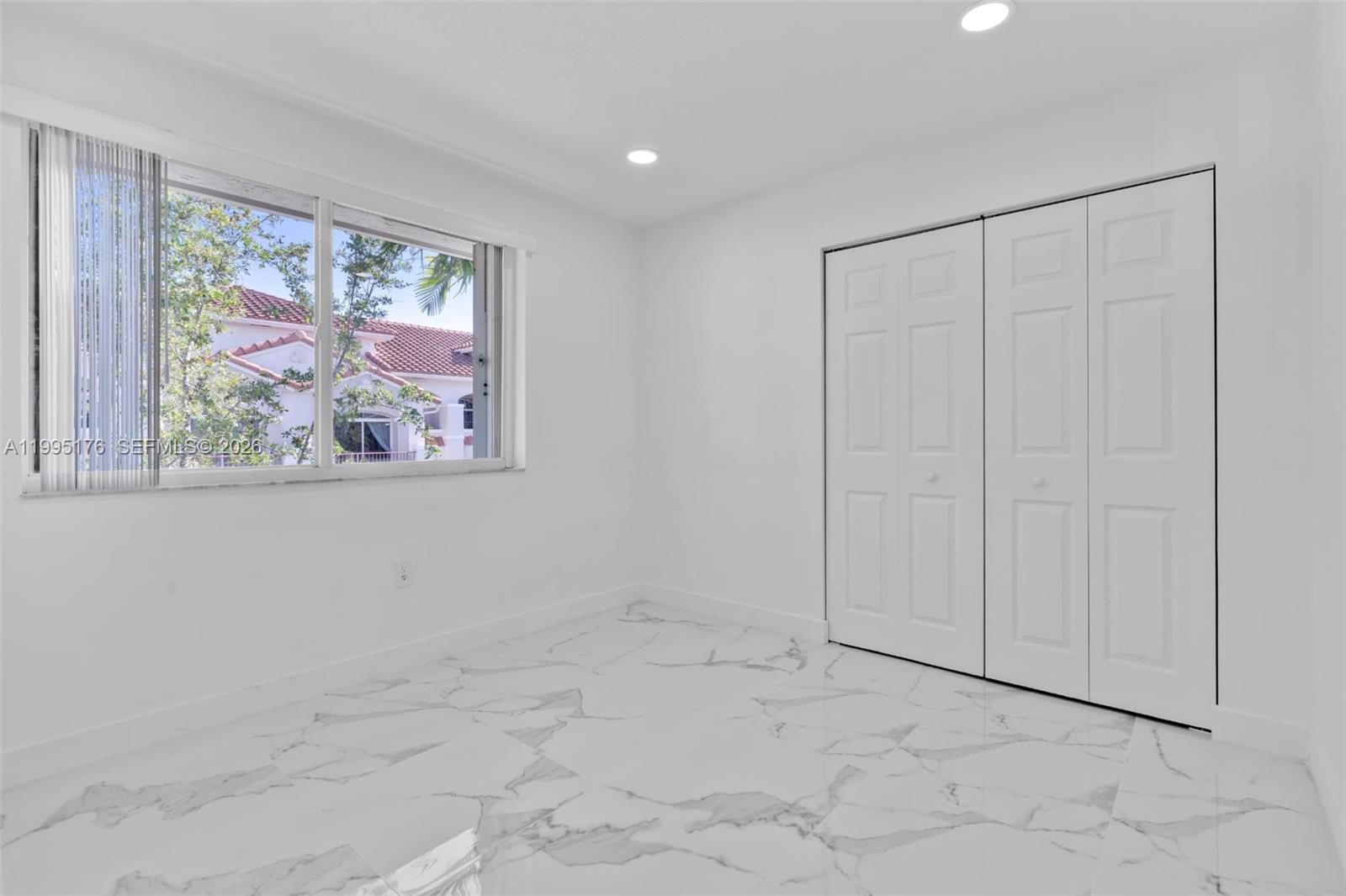 VILLAS AT THE HAMMOCKS CO - Residential