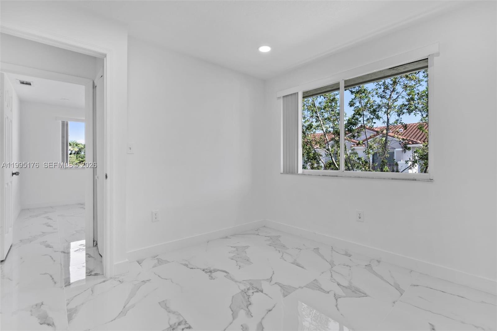 VILLAS AT THE HAMMOCKS CO - Residential