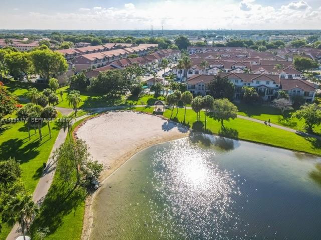 VILLAS AT THE HAMMOCKS CO - Residential