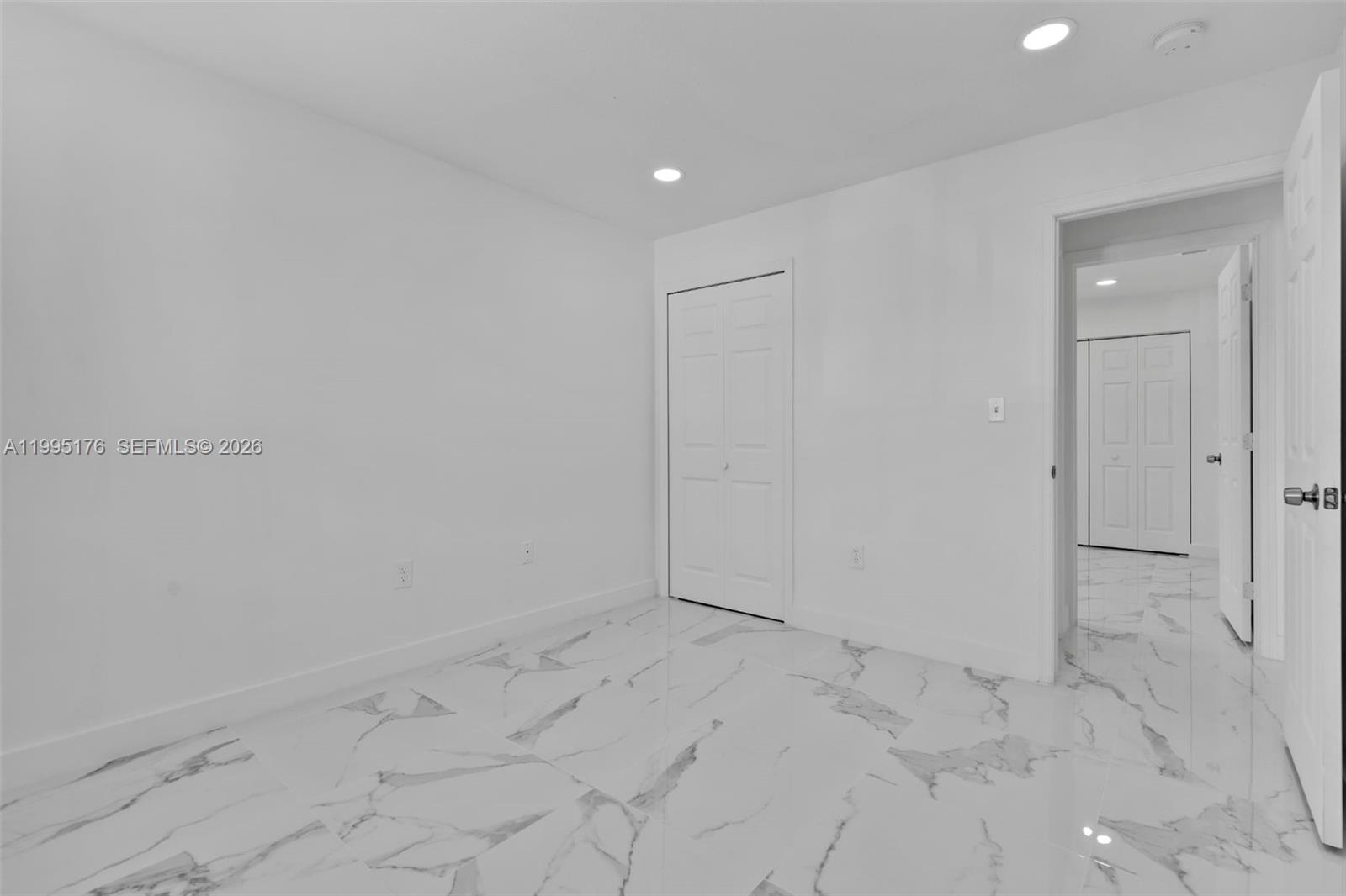 VILLAS AT THE HAMMOCKS CO - Residential