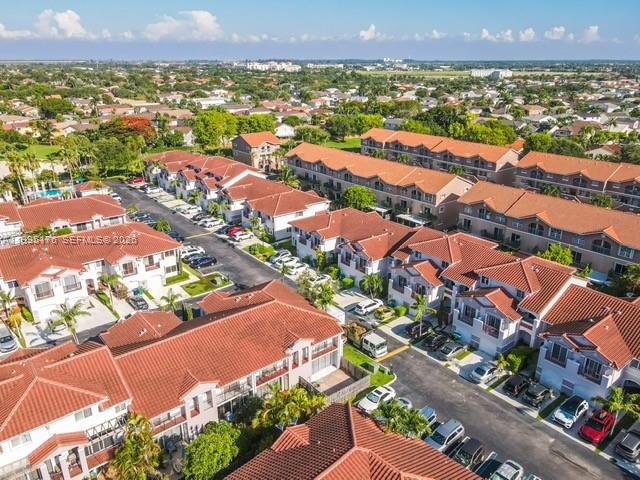 VILLAS AT THE HAMMOCKS CO - Residential