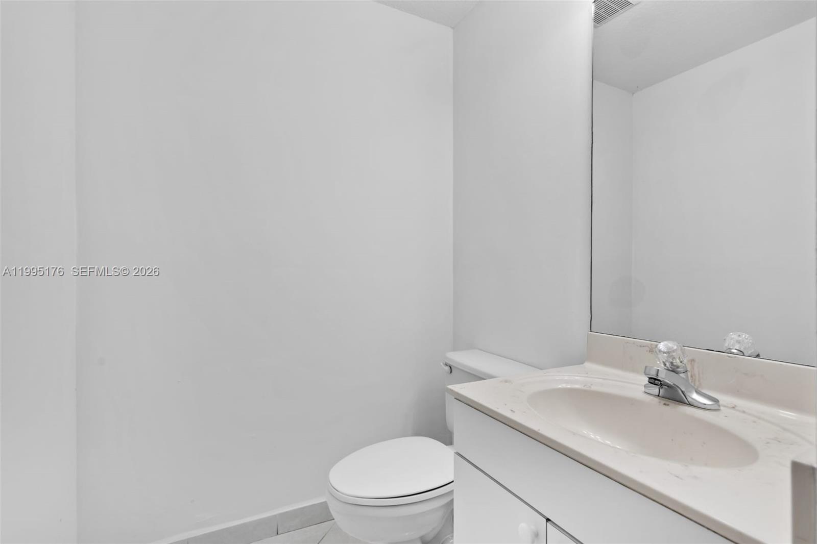 VILLAS AT THE HAMMOCKS CO - Residential