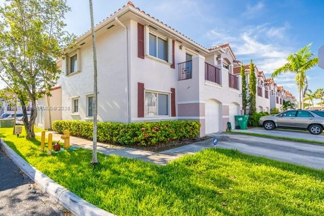 VILLAS AT THE HAMMOCKS CO - Residential