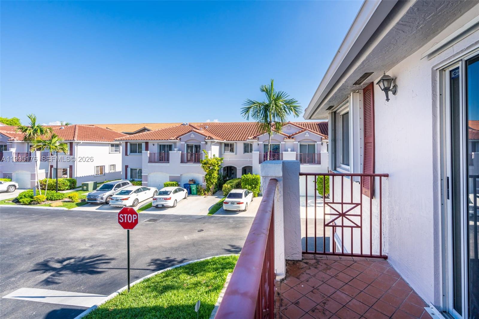 VILLAS AT THE HAMMOCKS CO - Residential