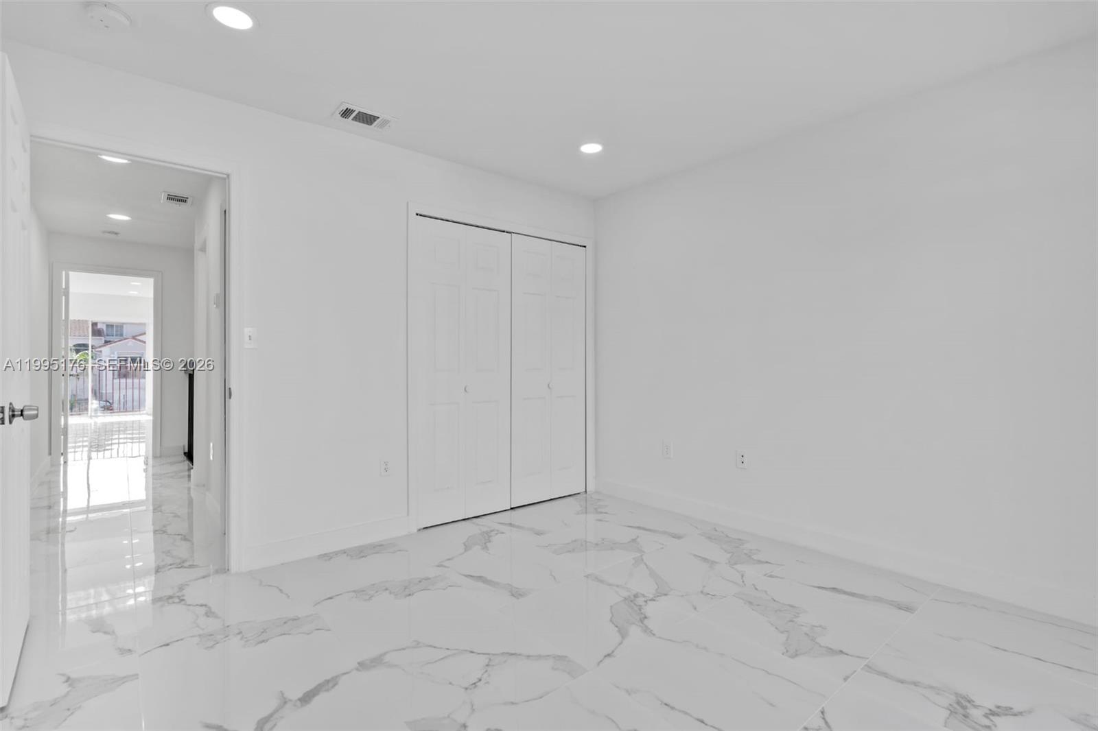 VILLAS AT THE HAMMOCKS CO - Residential