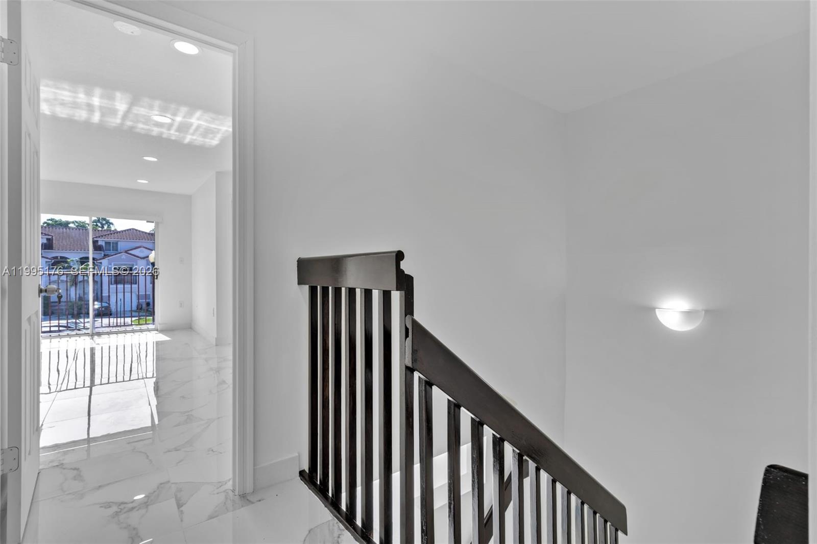 VILLAS AT THE HAMMOCKS CO - Residential