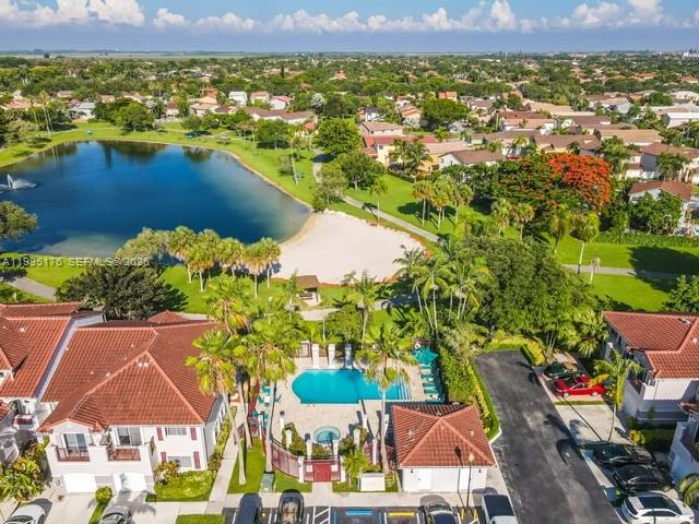 VILLAS AT THE HAMMOCKS CO - Residential