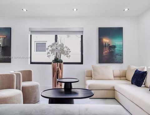 Tiny photo for 400 NW 40th St, Miami, FL 33127 (MLS # A12007569)