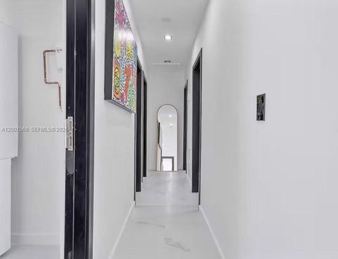 Tiny photo for 400 NW 40th St, Miami, FL 33127 (MLS # A12007569)