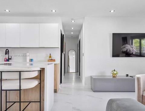 Tiny photo for 400 NW 40th St, Miami, FL 33127 (MLS # A12007569)