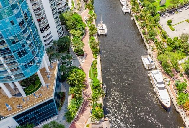 LAS OLAS RIVER HOUSE COND - Residential