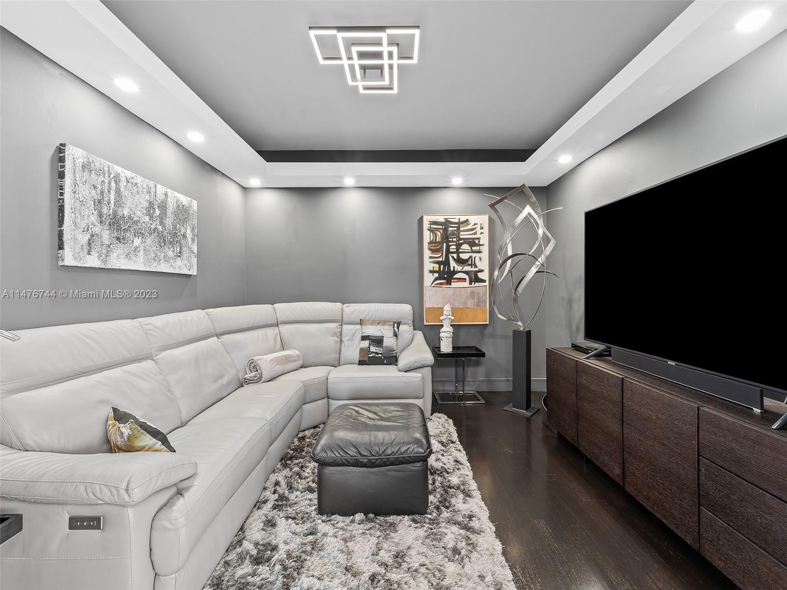 LAS OLAS RIVER HOUSE COND - Residential