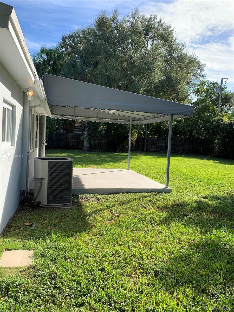 CAROLE HELMS MANOR - Residential Lease