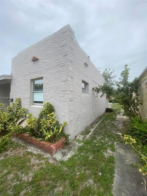 2014 Funston St Hollywood FL 33020
