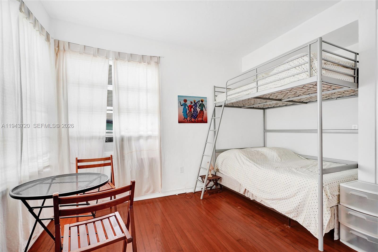 THE ANTON CONDO - Residential