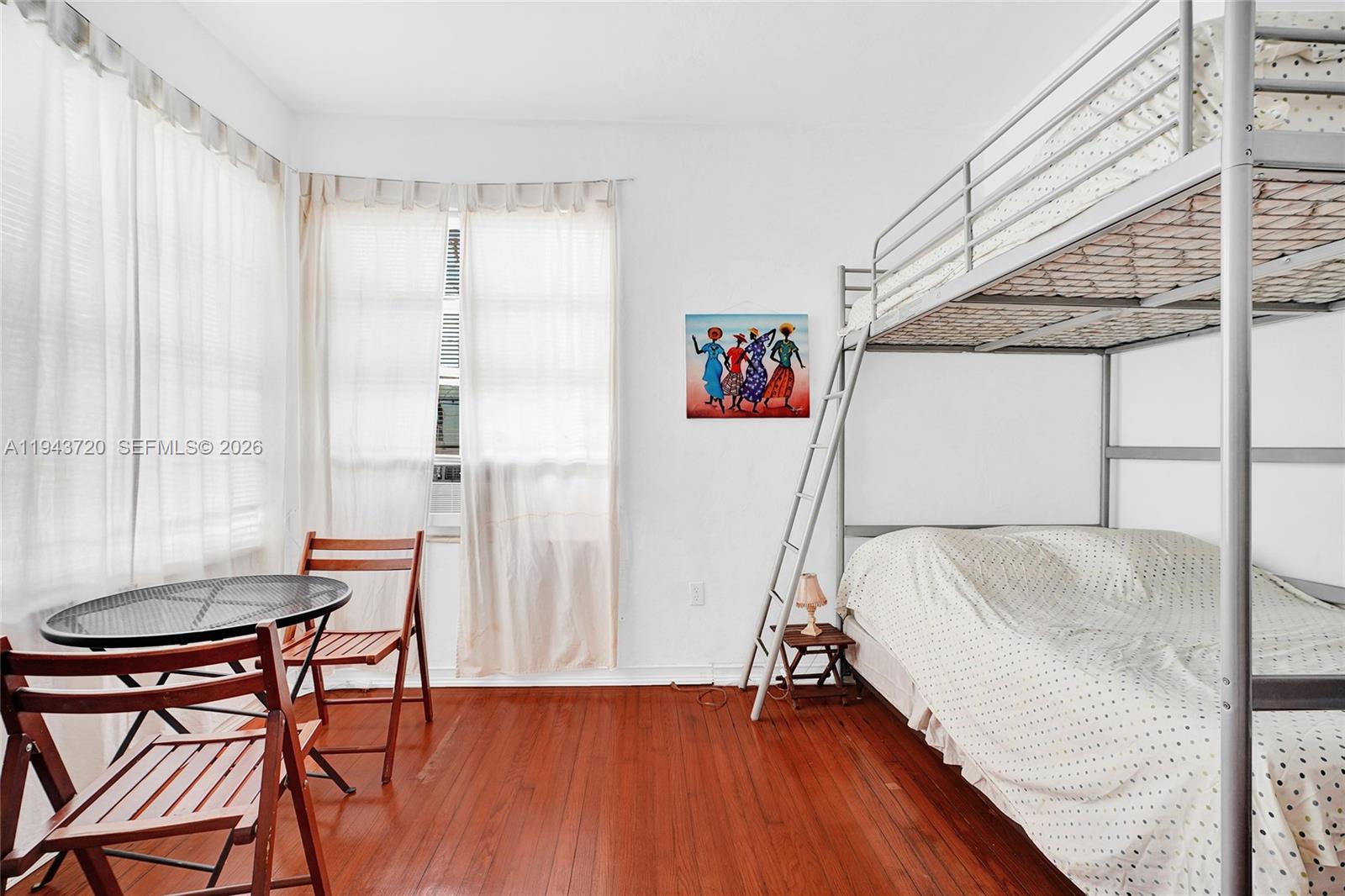 THE ANTON CONDO - Residential