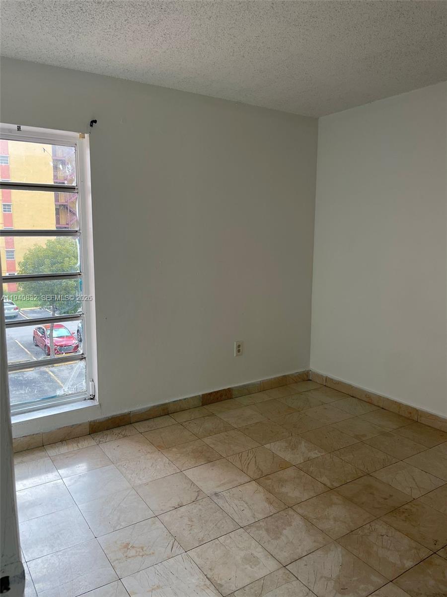 SUNSET VILLAS NO 3 CONDO - Residential