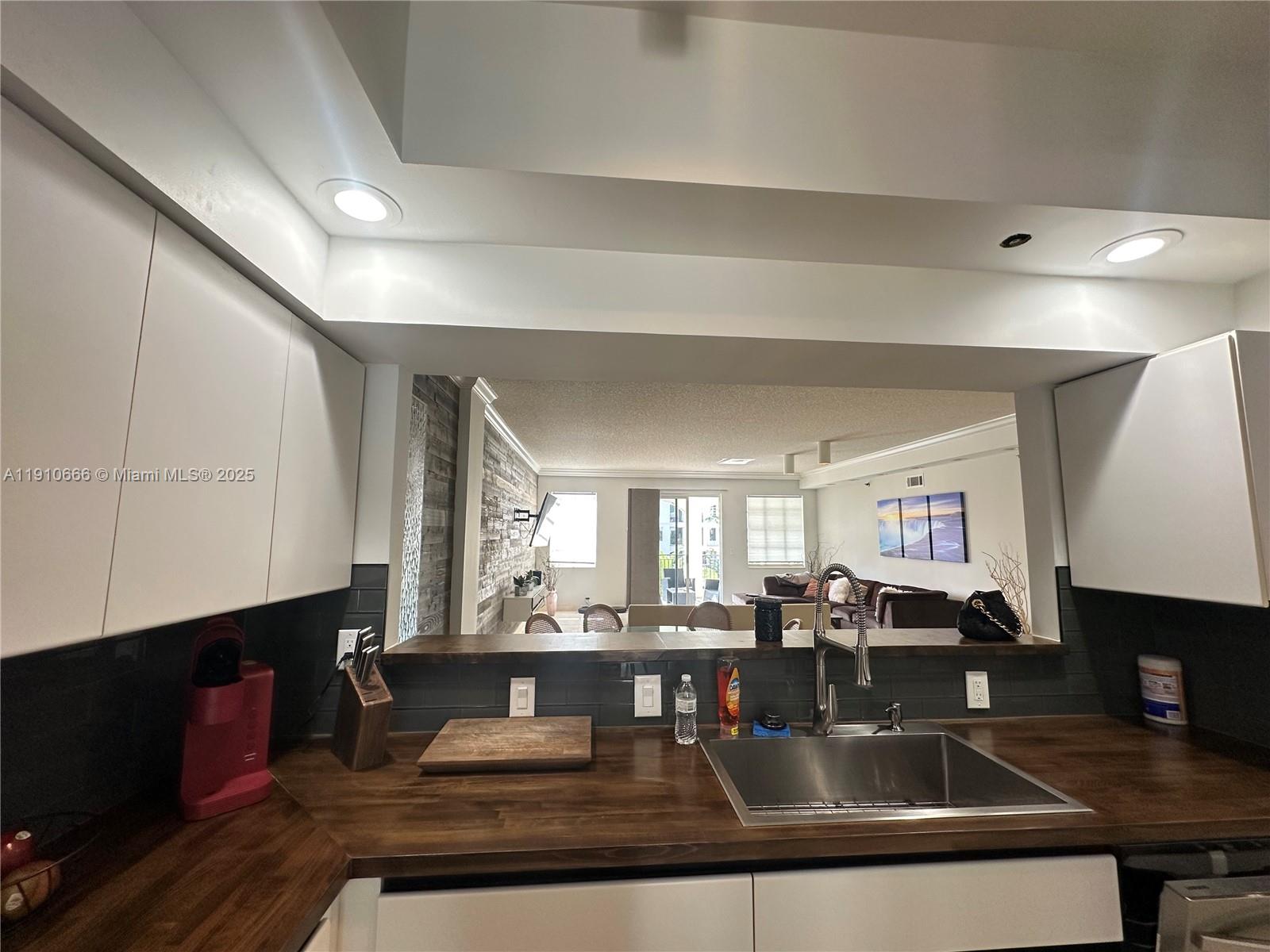 MEDITERRANEAN VILLAGE CON - Residential