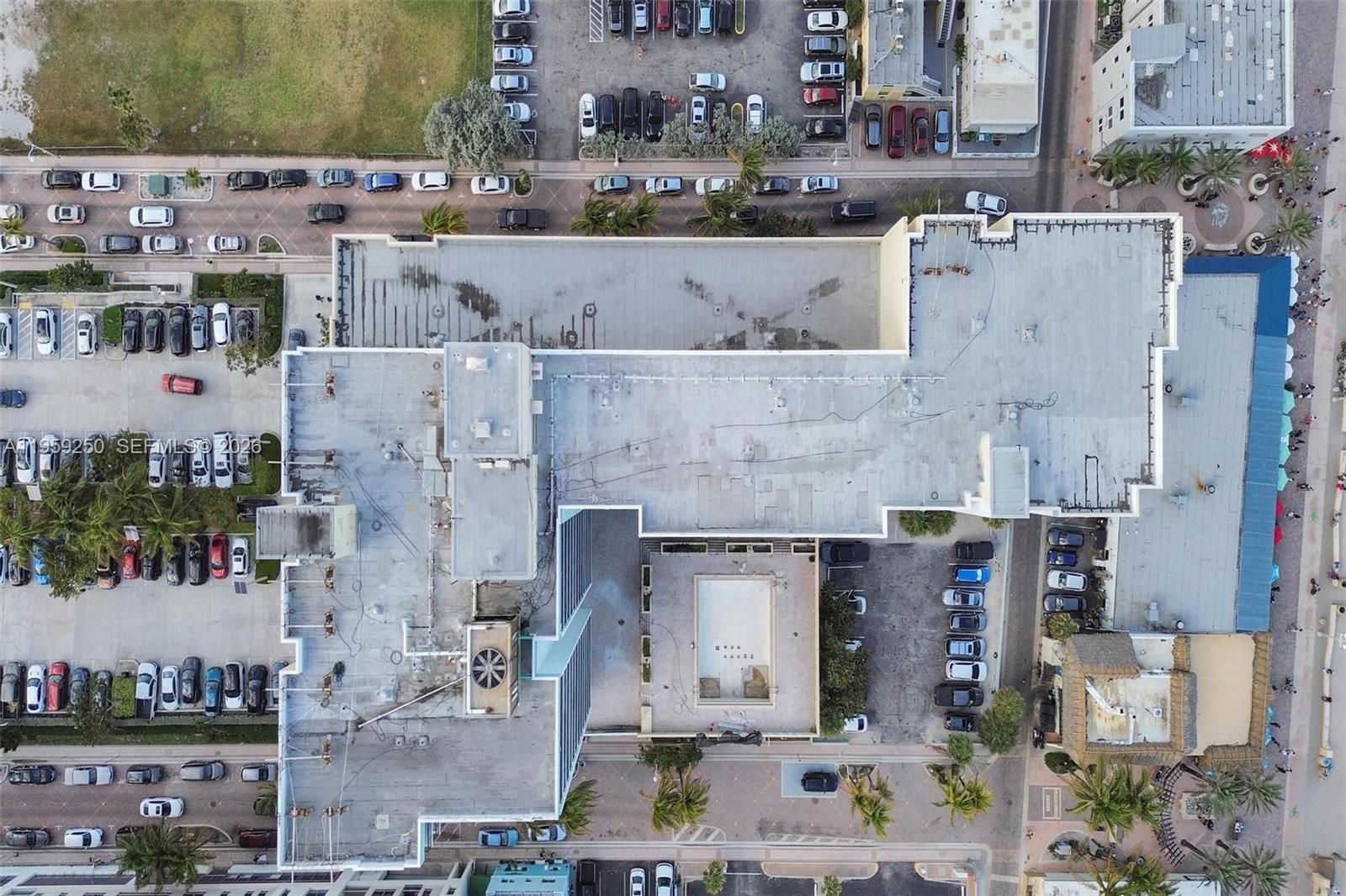 CRYSTAL TOWER - Residential