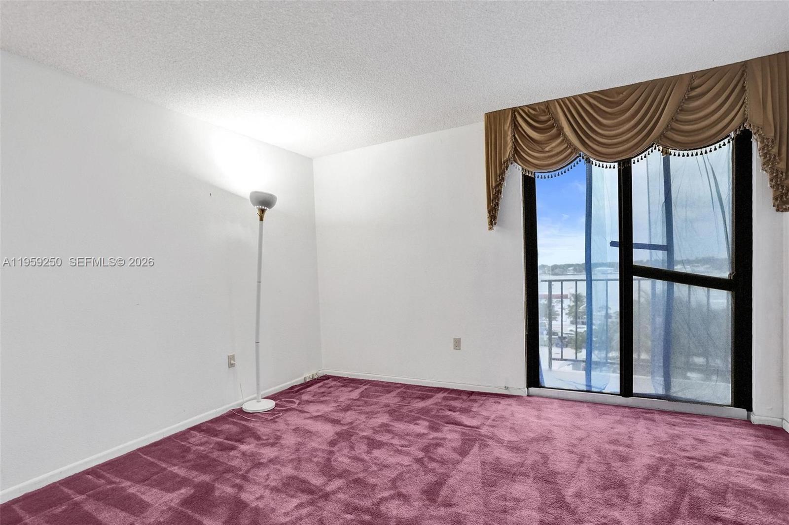 CRYSTAL TOWER - Residential