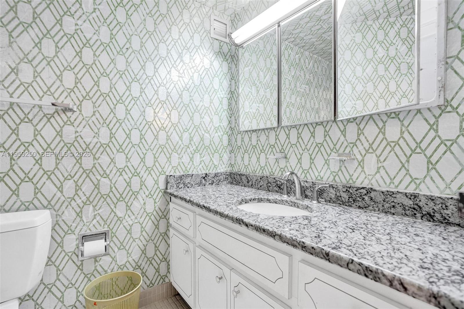 CRYSTAL TOWER - Residential