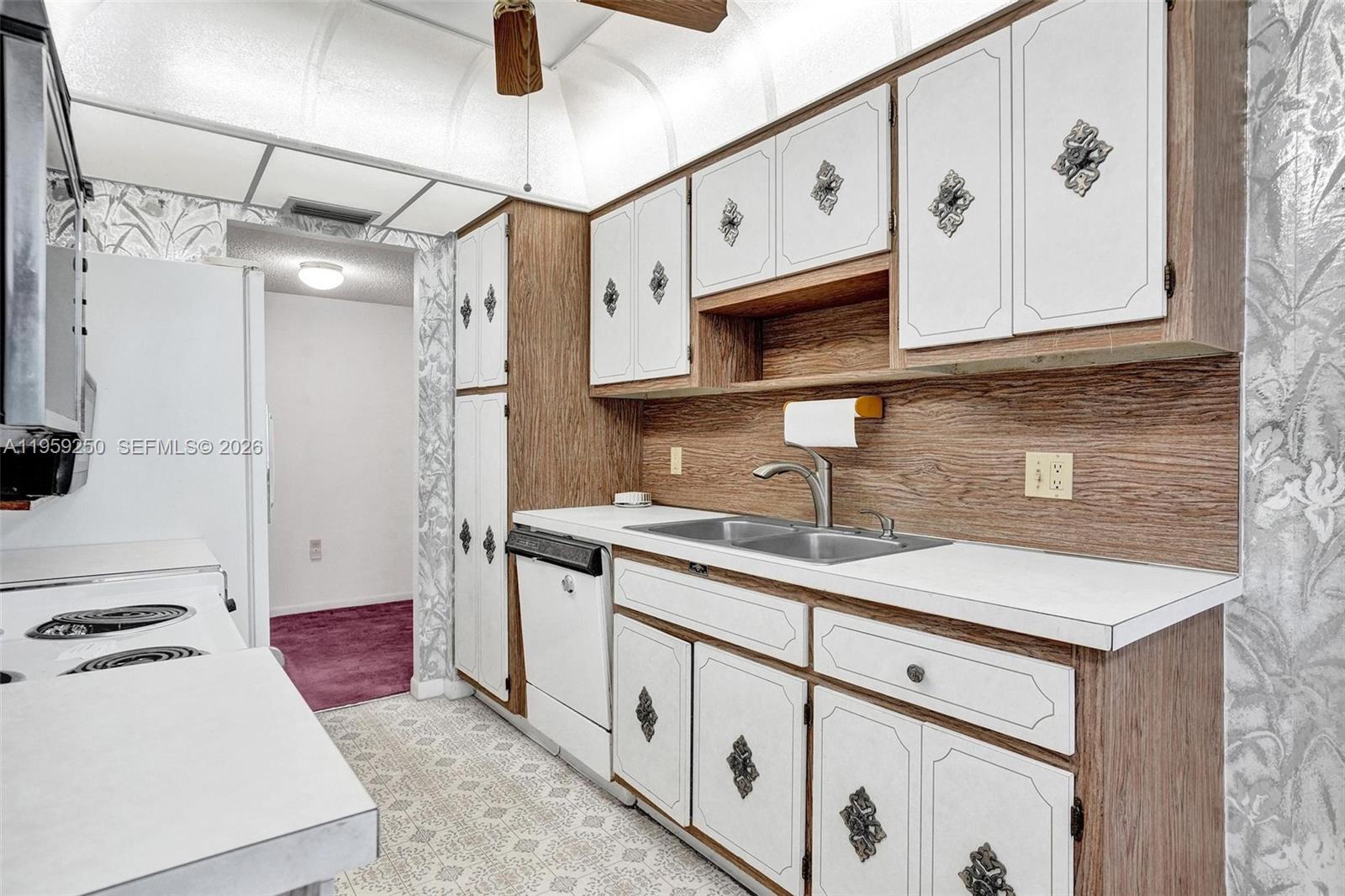 CRYSTAL TOWER - Residential