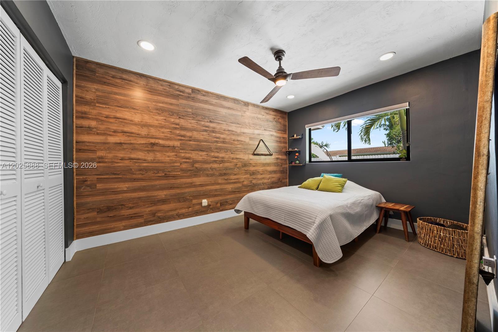 ROYALE GREEN SEC 2 - Residential