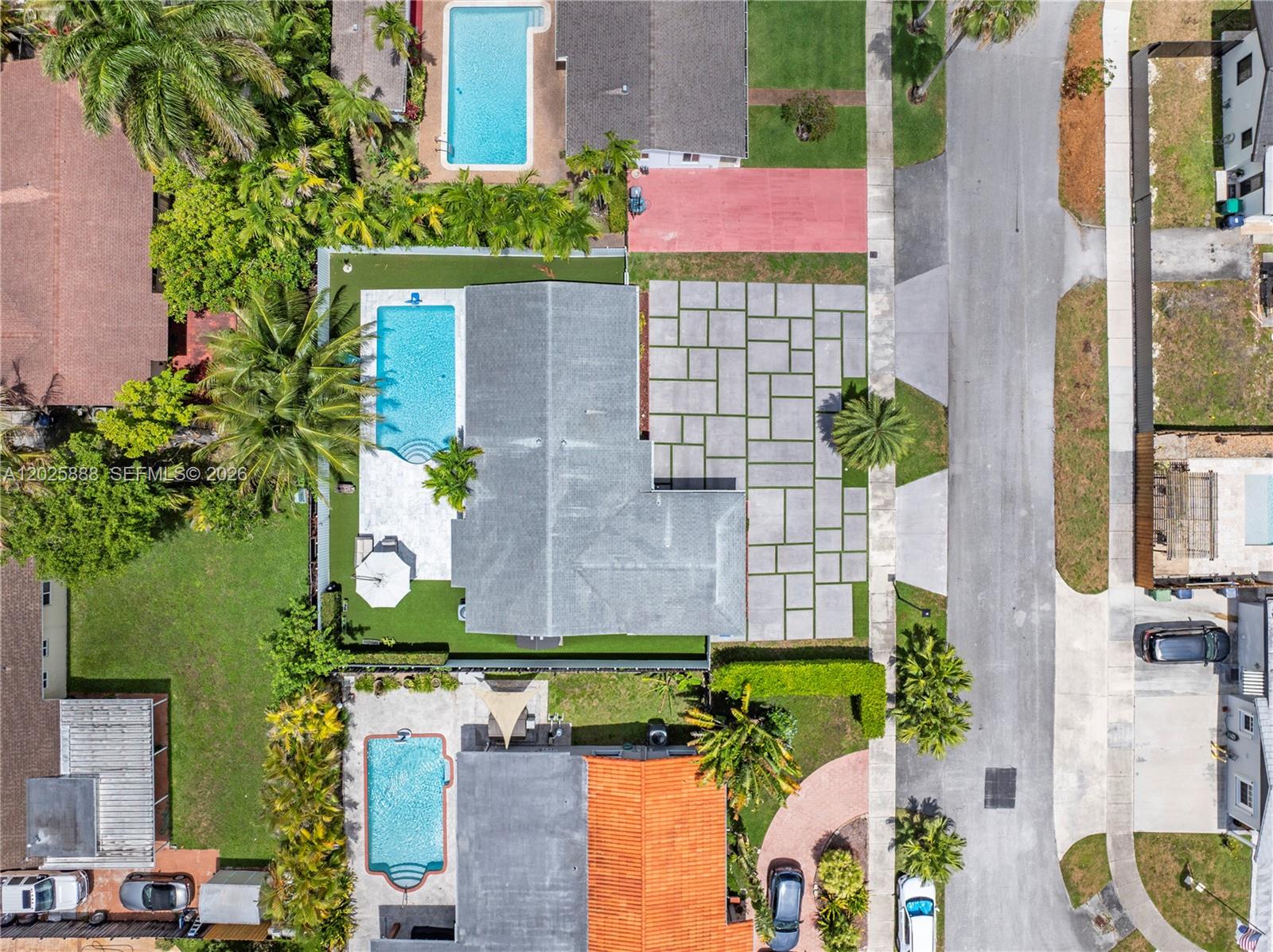 ROYALE GREEN SEC 2 - Residential