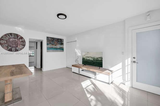 ALTOS DEL MAR NO 3 - Residential Lease
