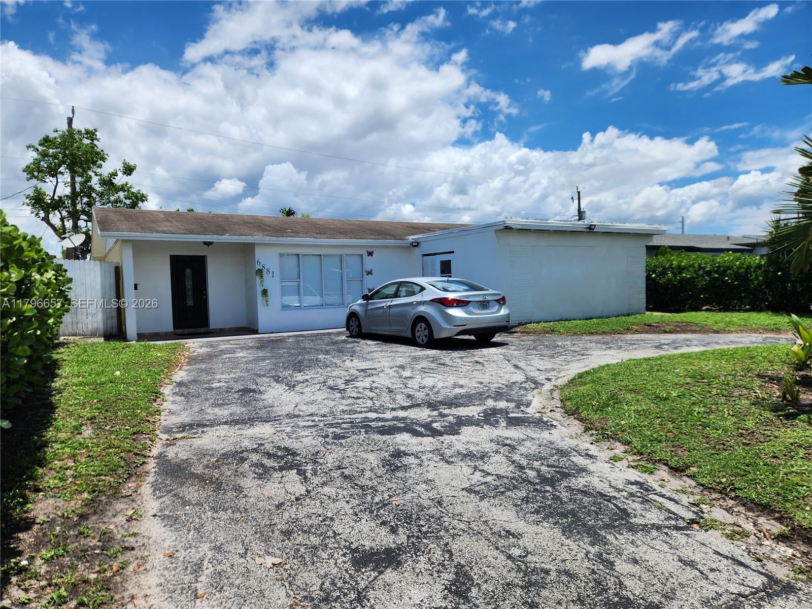 6881 Sheridan St, Hollywood FL 33024