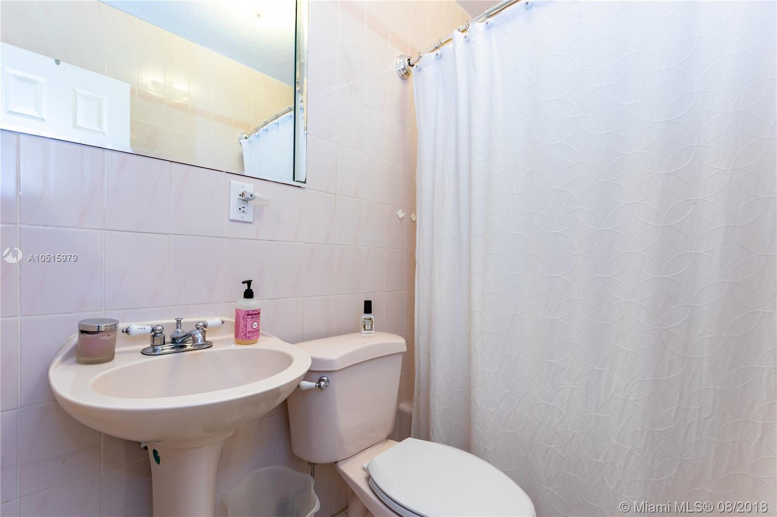 COUNTRY CLUB ESTATES SEC - Residential