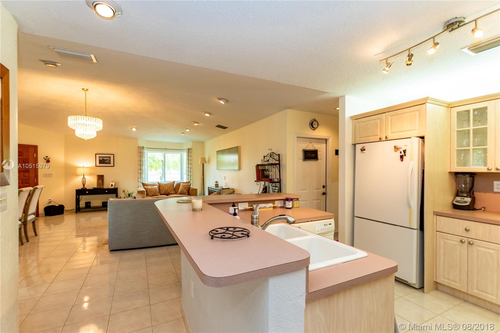 COUNTRY CLUB ESTATES SEC - Residential