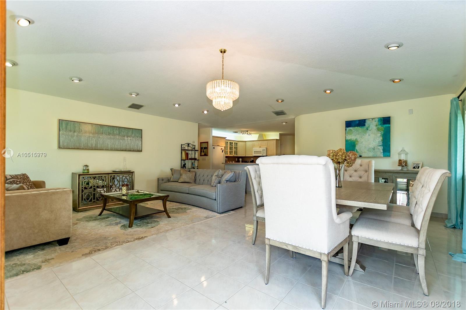 COUNTRY CLUB ESTATES SEC - Residential