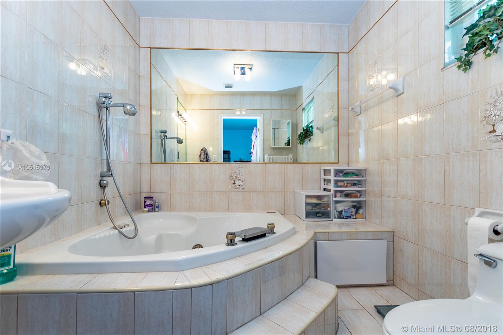 COUNTRY CLUB ESTATES SEC - Residential