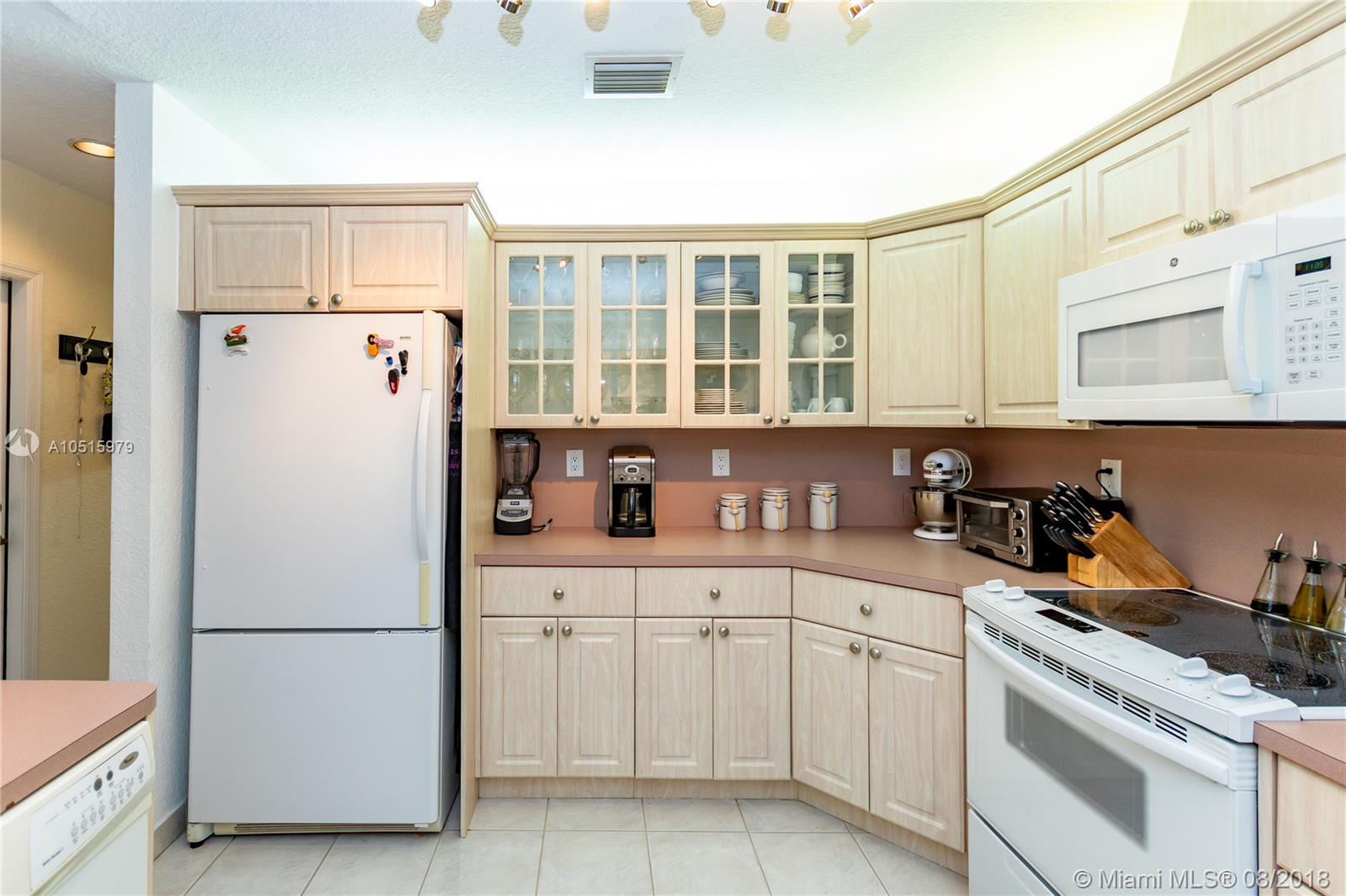 COUNTRY CLUB ESTATES SEC - Residential