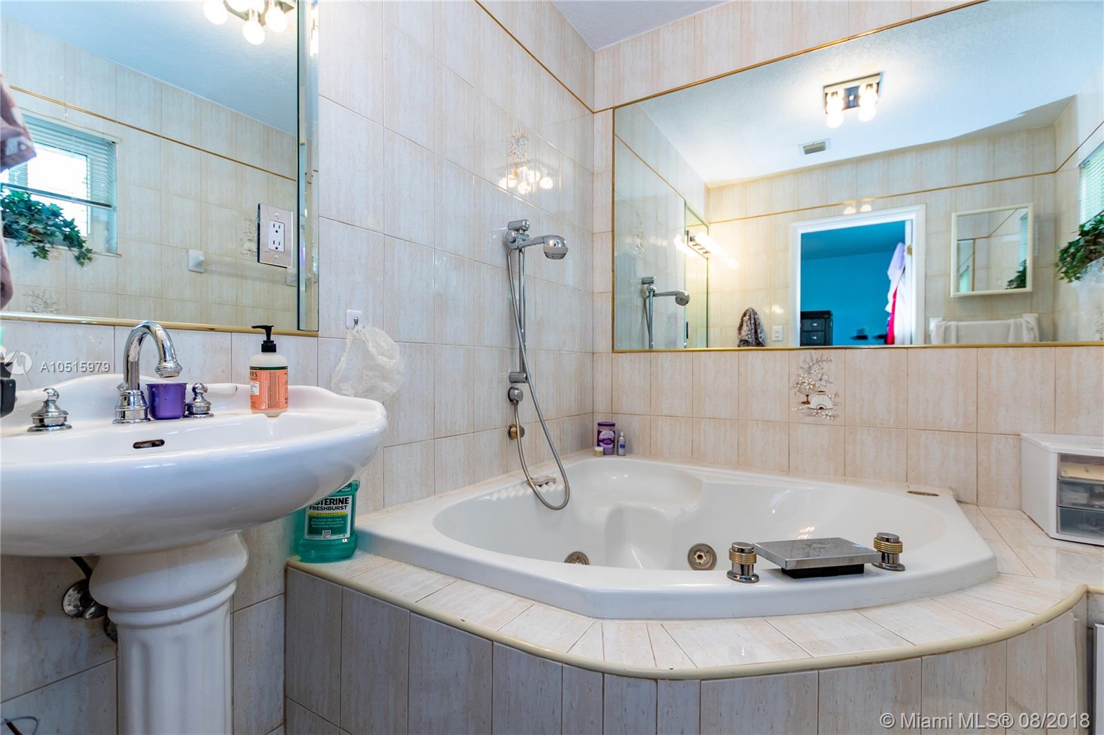 COUNTRY CLUB ESTATES SEC - Residential