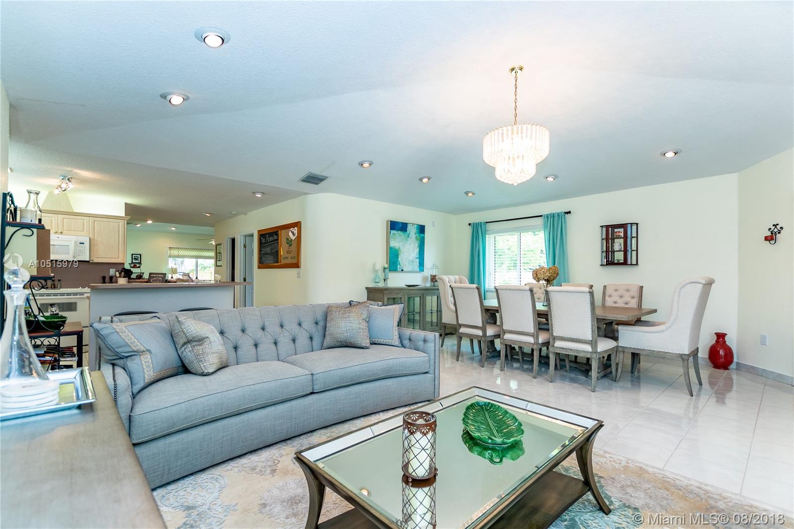 COUNTRY CLUB ESTATES SEC - Residential